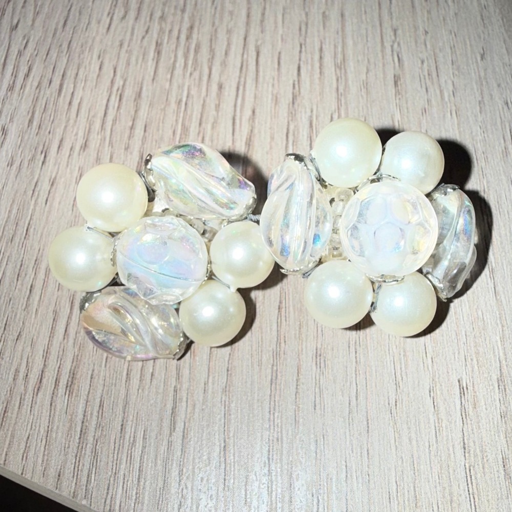 Vintage Pearl and Crystal‎ Cluster Clip On Earrings Japan